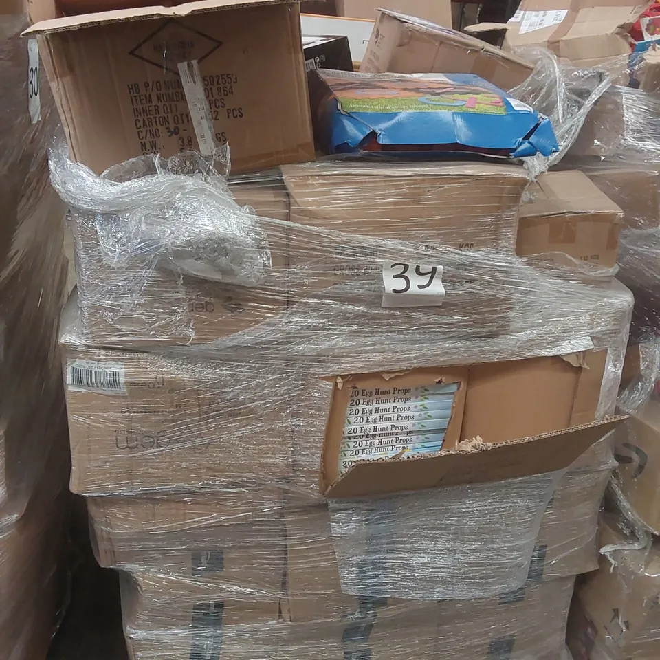 PALLET TO CONTAINING A VERY LARGE QUANTITY OF ASSORTED ITEMS INCLUDING: CHRISTMAS FINGER TOYS, EASTER EGG HUNT PROPS, GIANT NOUGHTS & CROSSES GAME, ELECTRIC BLANKET ECT
