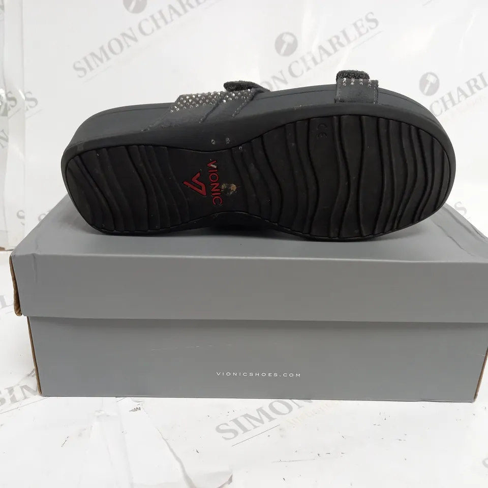 VIONIC ALEXIS SANDALS SIZE 6