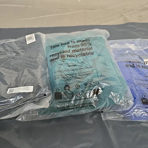 BOX OF APROX 20 ASSORTED ITEMS OF CLOTHING IN VARIOUS SIZES, STYLES AND COLOURS - COLLECTION ONLY 