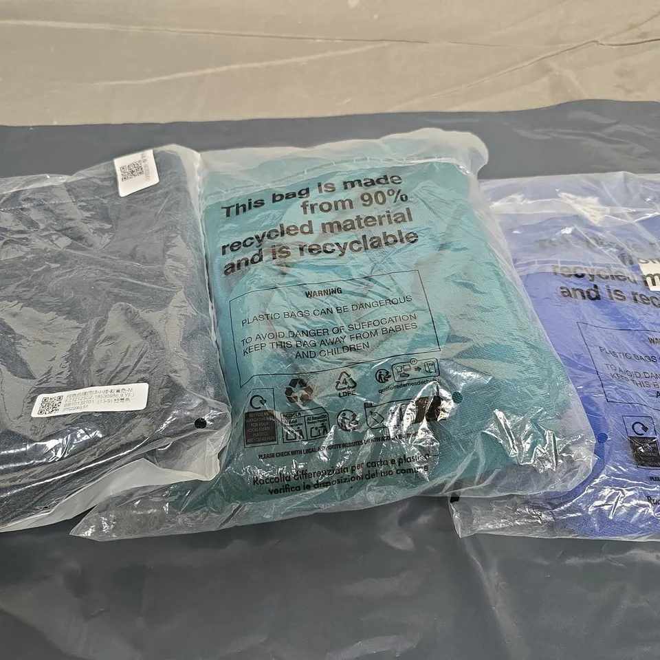 BOX OF APROX 20 ASSORTED ITEMS OF CLOTHING IN VARIOUS SIZES, STYLES AND COLOURS - COLLECTION ONLY 