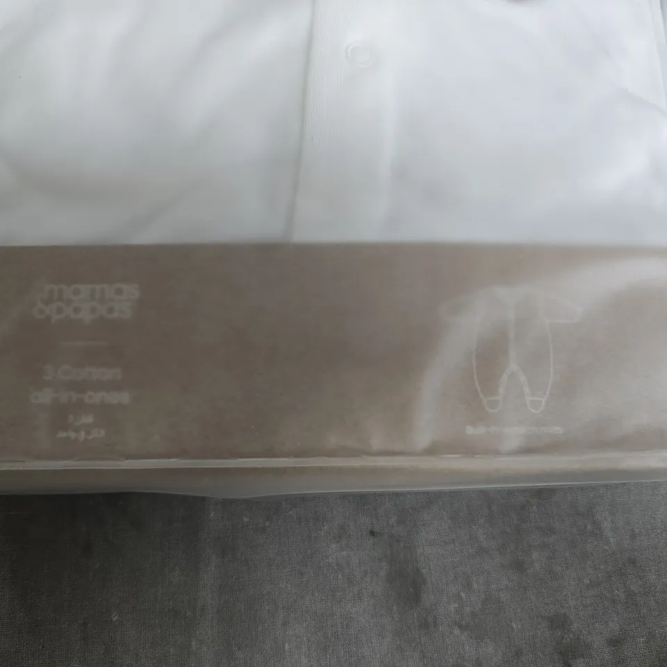 LOT OF 5 ASSORTED MULTI PACKS OF KIDS CLOTHING TO INCLUDE MAMMAS & PAPAS AND FRED & FLO - VARIOUS SIZES