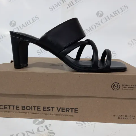 BOXED PAIR OF CLARKS SEREN 65 MULE OPEN TOE HEELED SANDALS IN BLACK UK SIZE 8