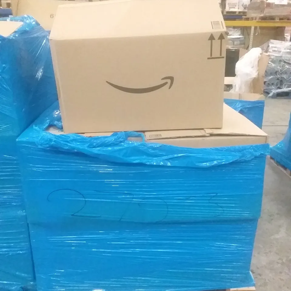 PALLET OF ASSORTED ITEMS INCLUDING SCHWARTZ MULLED WINE & CIDER GIFT SET, GINGER BEER, HOT CHOCOLATE BOMBS, DRIED LEAVE GRANULES