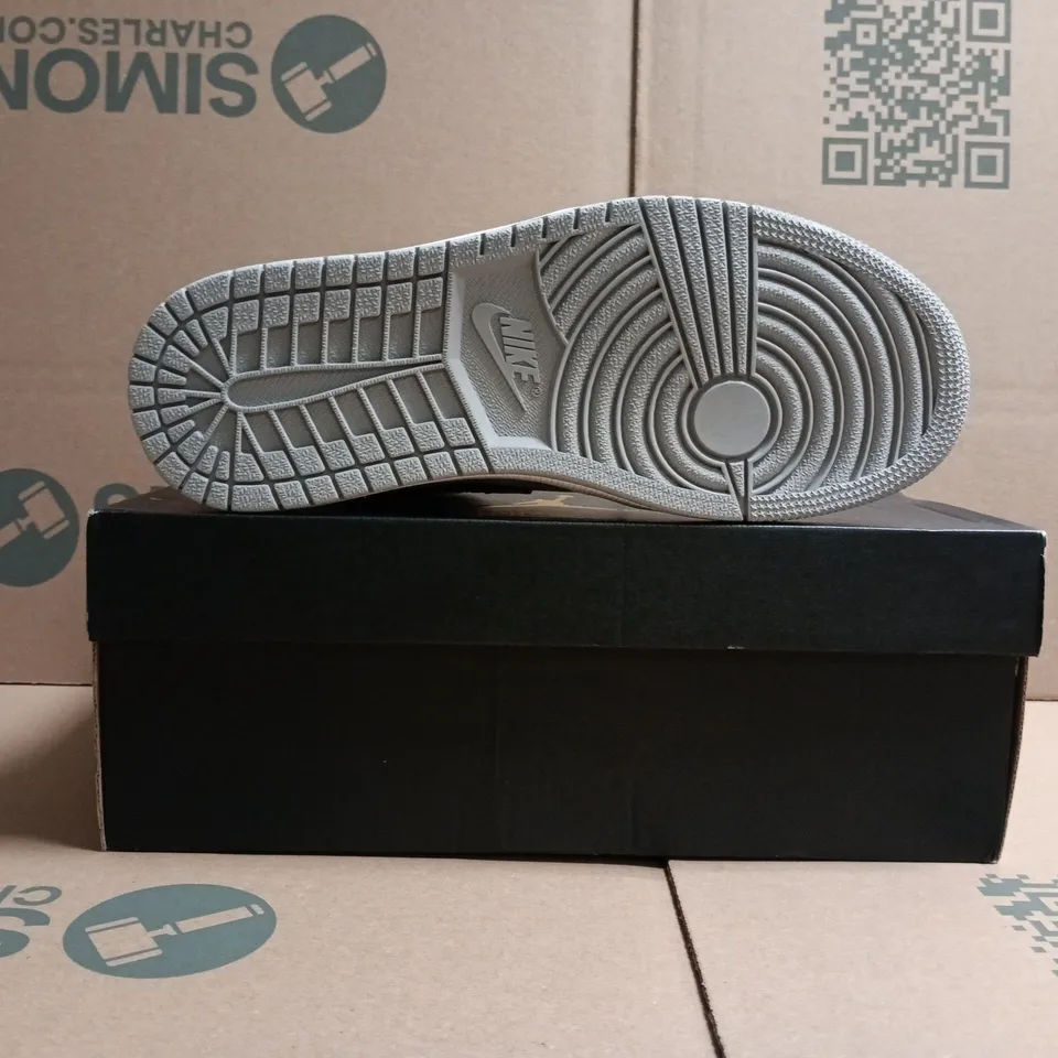 BOXED PAIR OF AIR JORDAN 1 MID SHOES IN GREY/WHITE SIZE UK 7