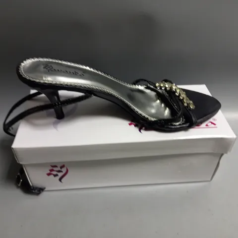 BOXED AVANDA LADIES BLACK SLING BACK SANDALS WITH CRYSTAL DETAIL. SIZE EU 39