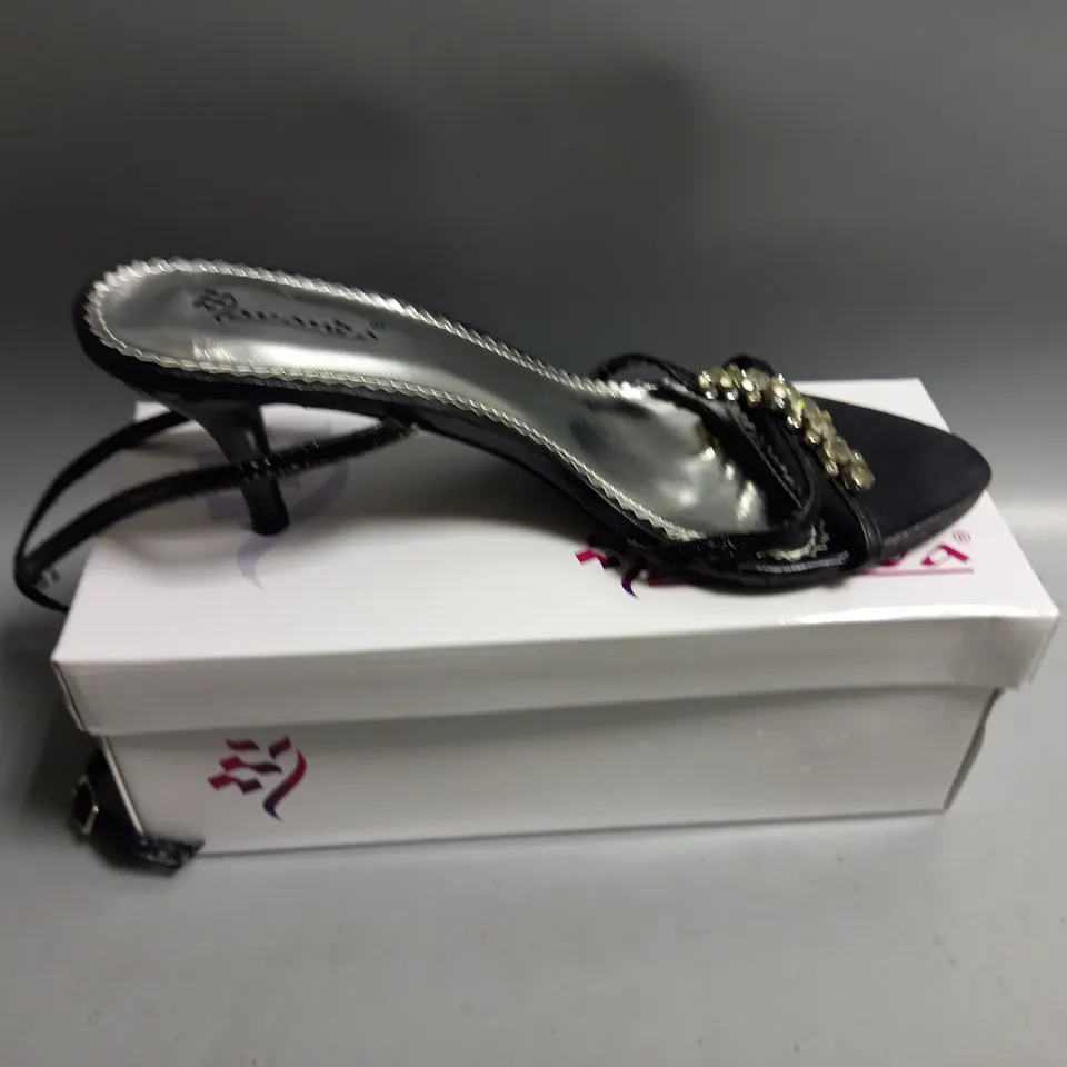 BOXED AVANDA LADIES BLACK SLING BACK SANDALS WITH CRYSTAL DETAIL. SIZE EU 39