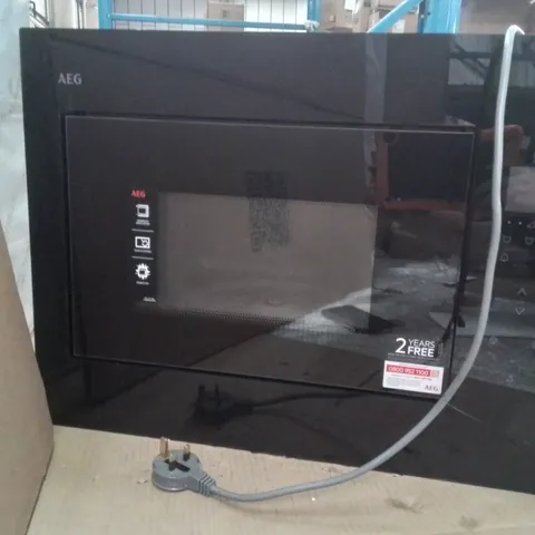 UNBOXED 6000 INTEGRATED MICROWAVE 17L A3R132URK0