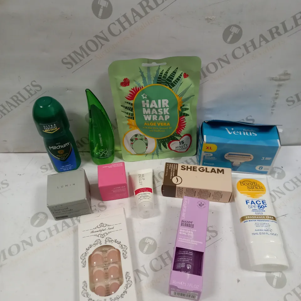 BOX OF APPROXIMATELY 20 ASSORTED HEALTH & BEAUTY PRODUCTS TO INCLUDE ALOE VERA HAIR MASK, SHE GLAM EYEBROW STAMP, LUMIN CHARCOAL FACE SCRUB ETC 