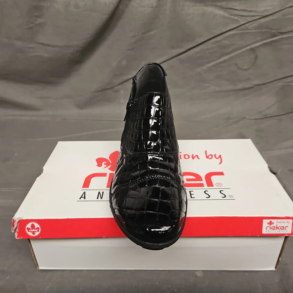 BOXED PAIR OF RIEKER SIDE ZIP LEATHER BOOTS - UK SIZE 41