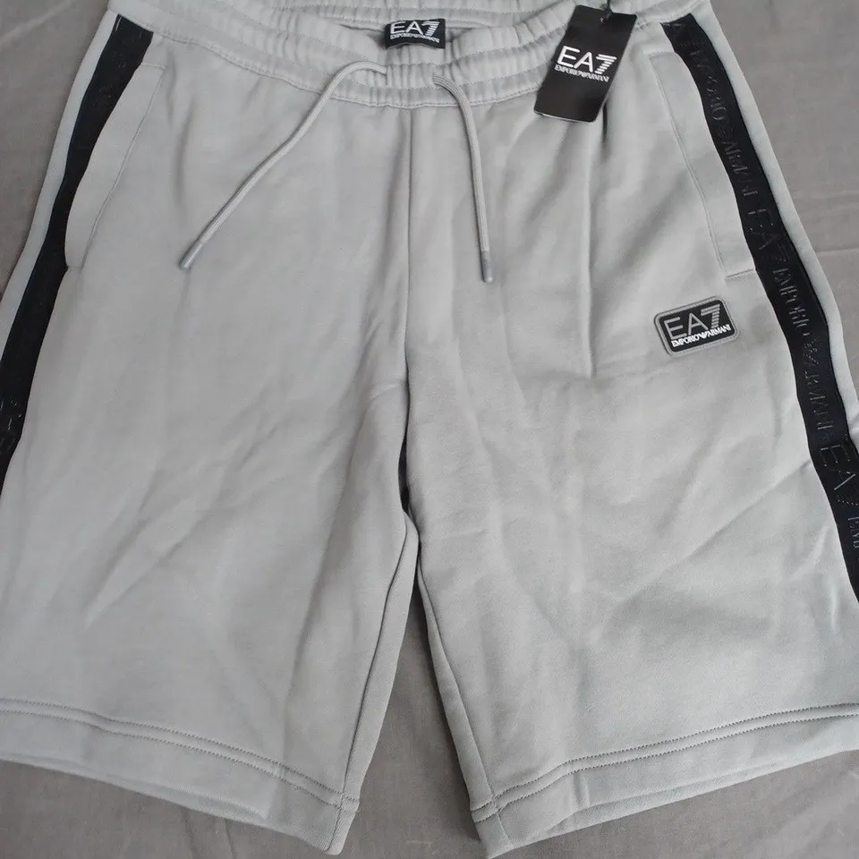 EMPORIO ARMANI GREY FLEECE SHORTS - L