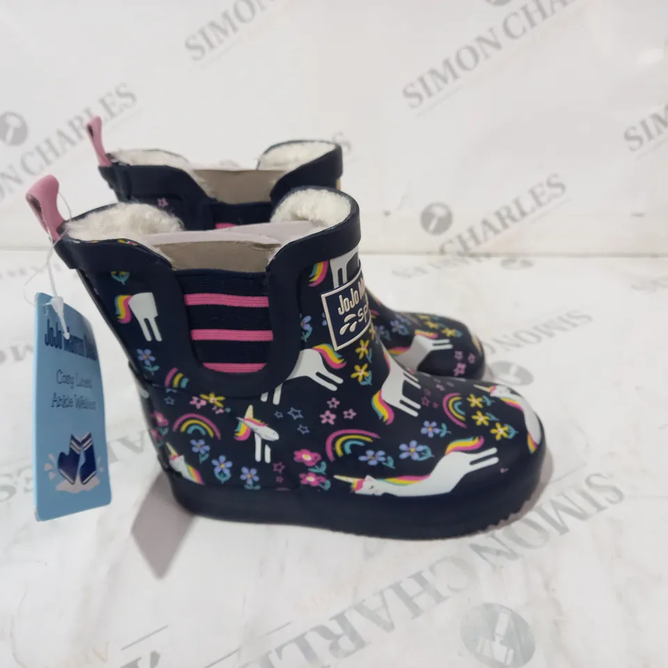 JOJO MAMAN BEBE KIDS SHOES SIZE 6