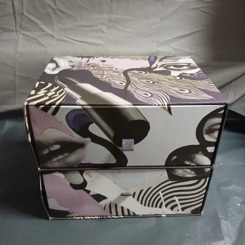 CULT BEAUTY GIFT BOX 