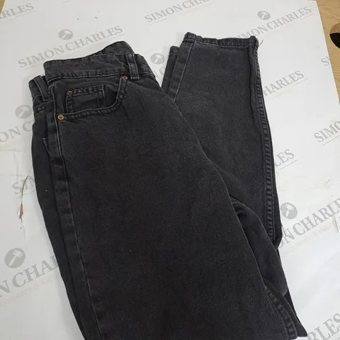 BLACK DENIM JEANS SIZE 6