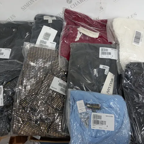 LOT OF 10 ASSORTED BAGGED CLOTHING ITEMS TO INCLUDE MR MAX AND FRANK USHER