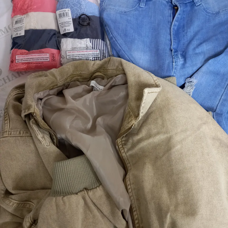 BOX OF APPROXIMATELY 25 ASSORTED CLOTHING ITEMS TO INCUDE - JEANS , JACKET , KNICKERS ,SHORTS -ETC