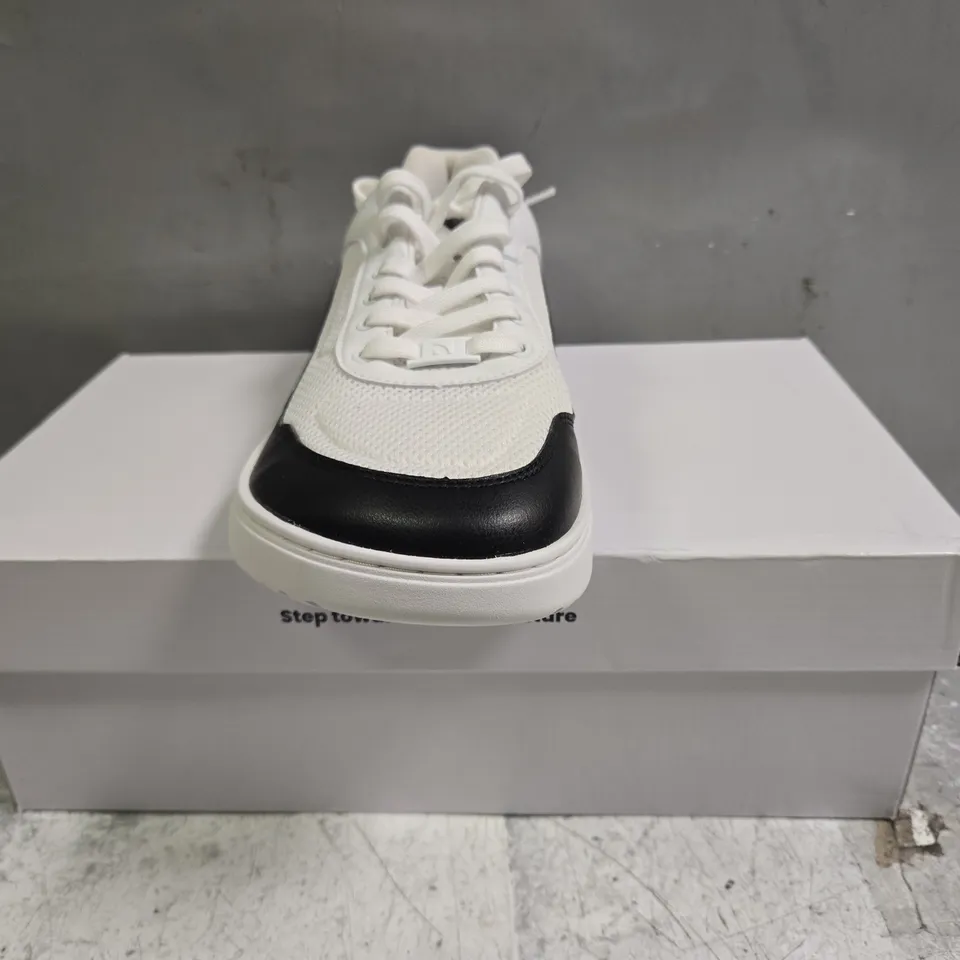 BOXED PAIR OF BAREBARICS SHOES IN WHITE/BLACK SIZE UK 10