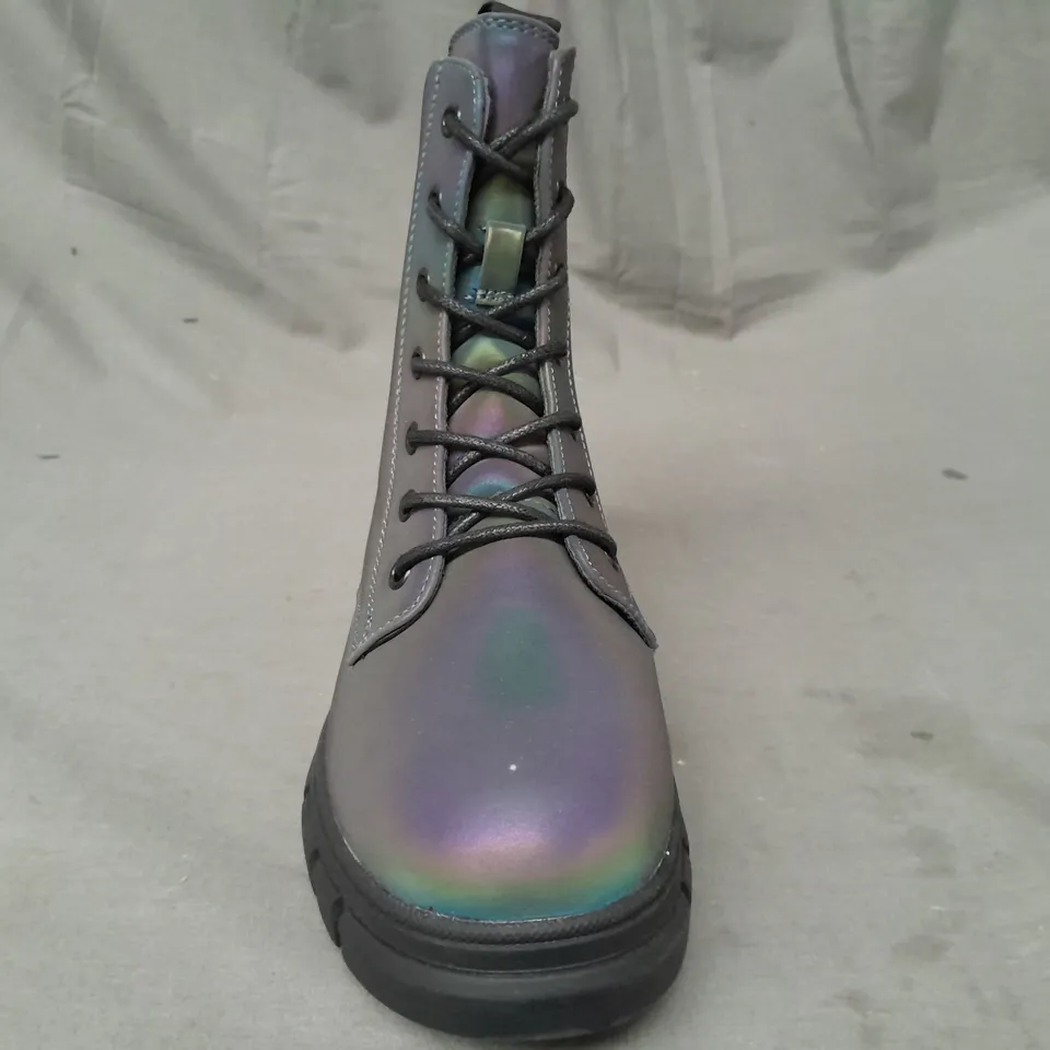 PAIR OF LILLEY SIDE-ZIP ANKLE BOOTS IN OIL SLICK SIZE 3