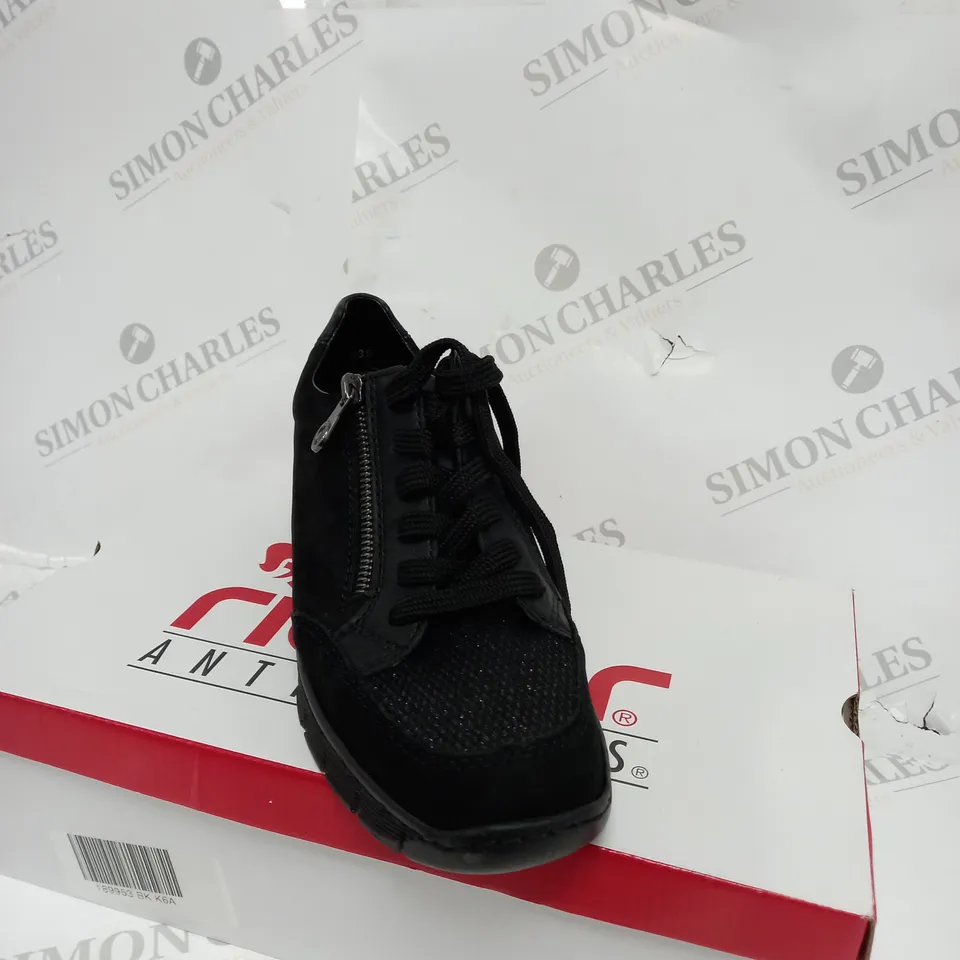 BOXED PAIR OF RIEKER ANTISTRESS BLACK SHOES SIZE EUR 40