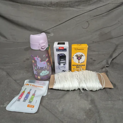 APPROXIMATELY 15 ASSORTED HOUSEHOLD ITEMS TO INCLUDE UNICORN DRINKING BOTTLE, NUTRI PAW NOURISHING BALM AND SELF INKING STAMP