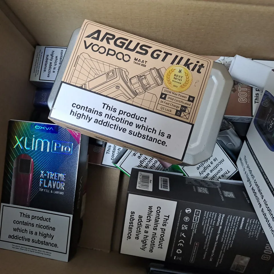 APPROXIMATELY 20 ASSORTED E-CIGARETTE PRODUCTS TO INCLUDE INNOKIN PROTON MINI AJAX, OXVA XLIM PRO, VOOPOO ARGUS GT II KIT