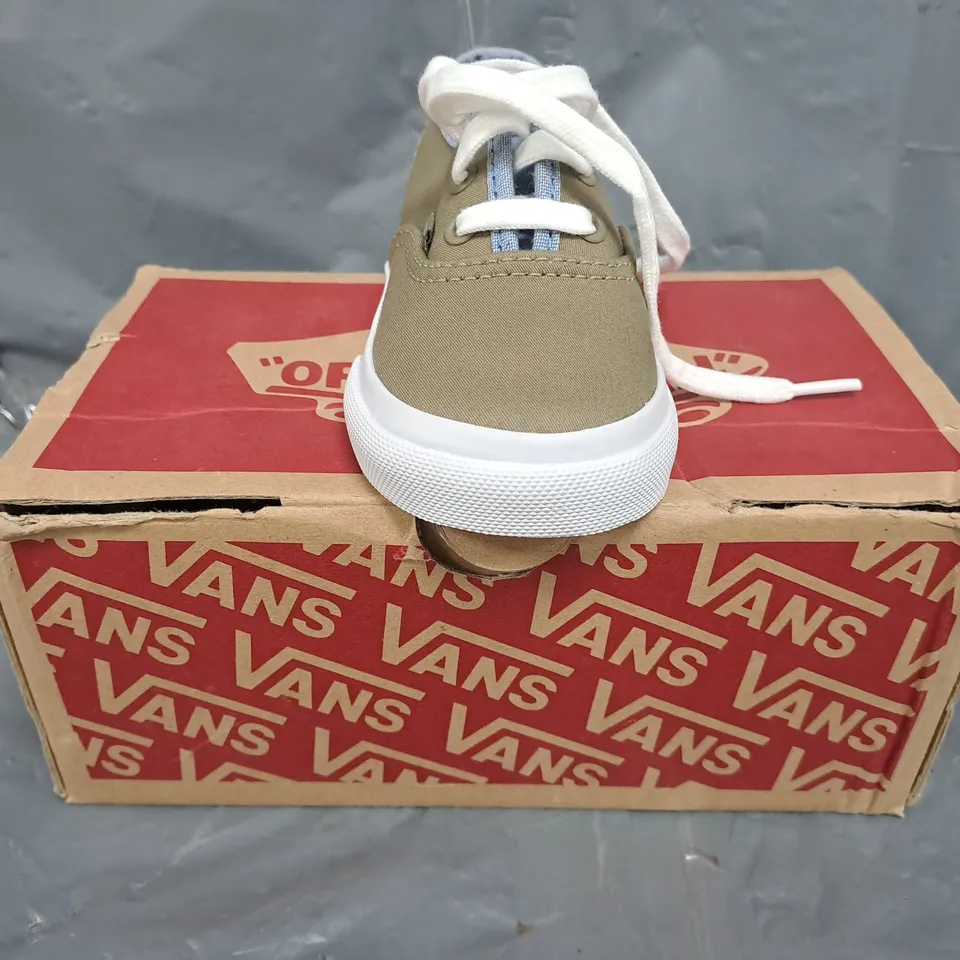 BOXED PAIR OF VANS TODDLER SHOES IN DARK TAUPE SIZE 6
