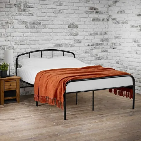 BOXED SMALLWOOD BED FRAME - BLACK // SIZE: 4FT SMALL DOUBLE (1 BOX)