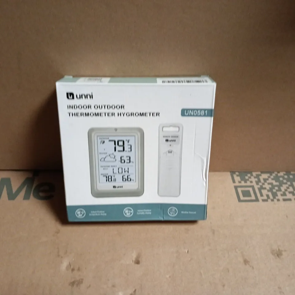 SEALED UNN INDOOR/OUTDOOR THERMOMETER HYGROMETER - UN0581