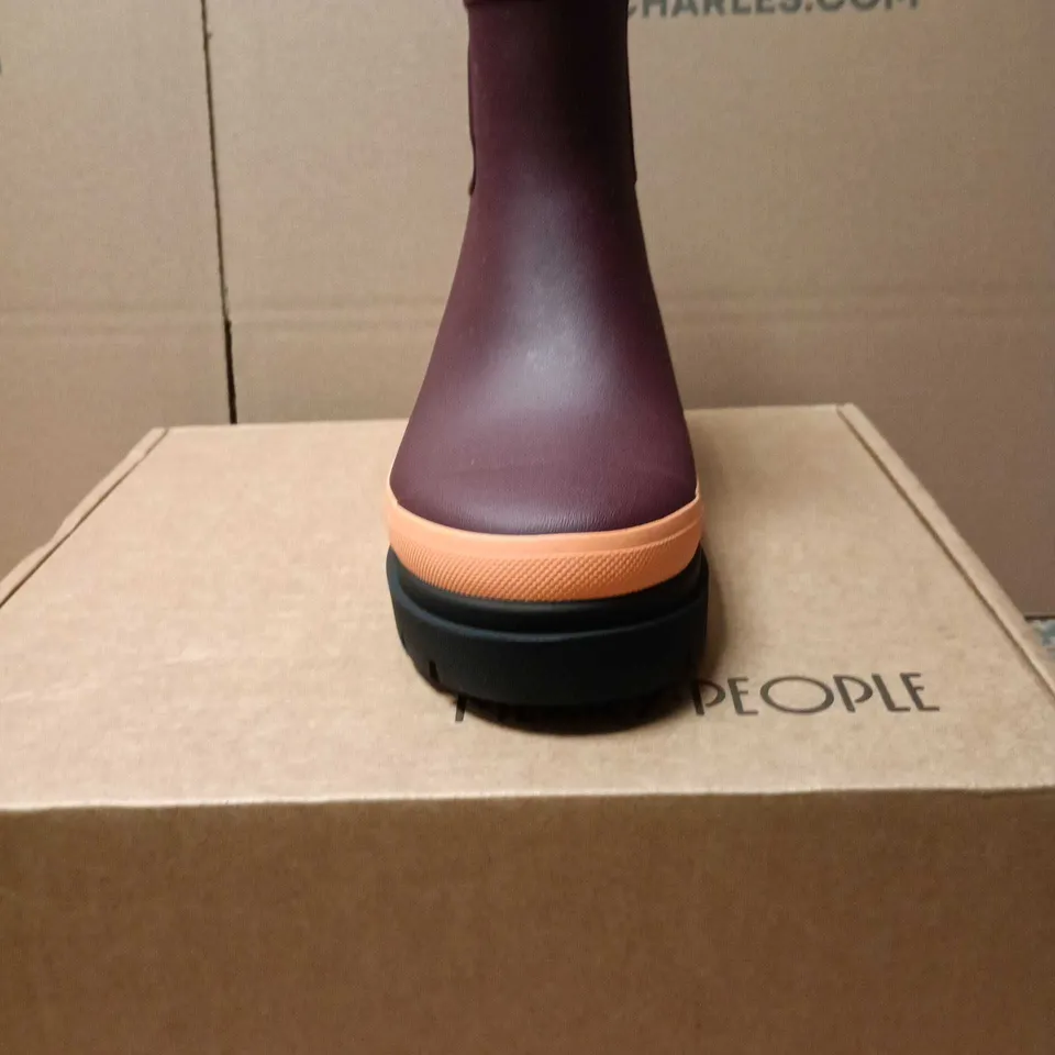 MERRELL TULLY BOOT – PLUM, WOMEN’S UK 6 (EU 39) – BOXED