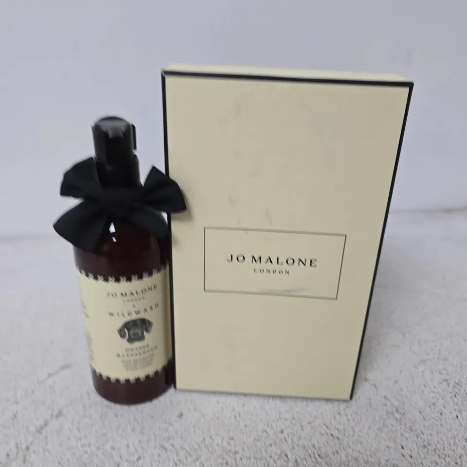 BOXED JO MALONE LONDON X WILDWASH ORANGE & CEDARWOOD DOG SHAMPOO (285ML)