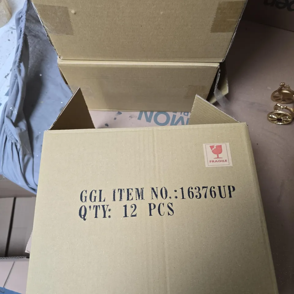 4 BOXES OF ASSORTED GISELA GRAHAM SMALL DECORATIONS 