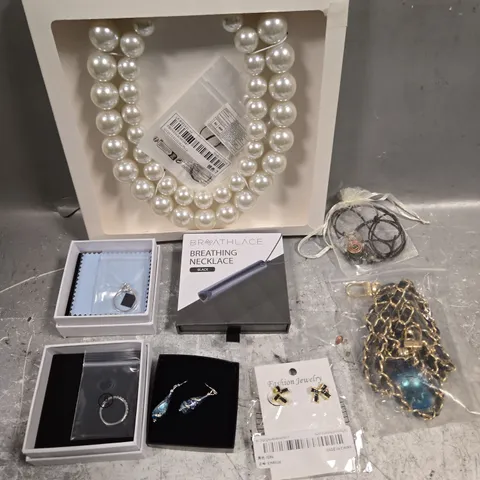 APPROXIMATELY 20 ASSORTED JEWELLERY PRODUCTS TO INCLUDE NECKLACES, RINGS, BRACELETS ETC