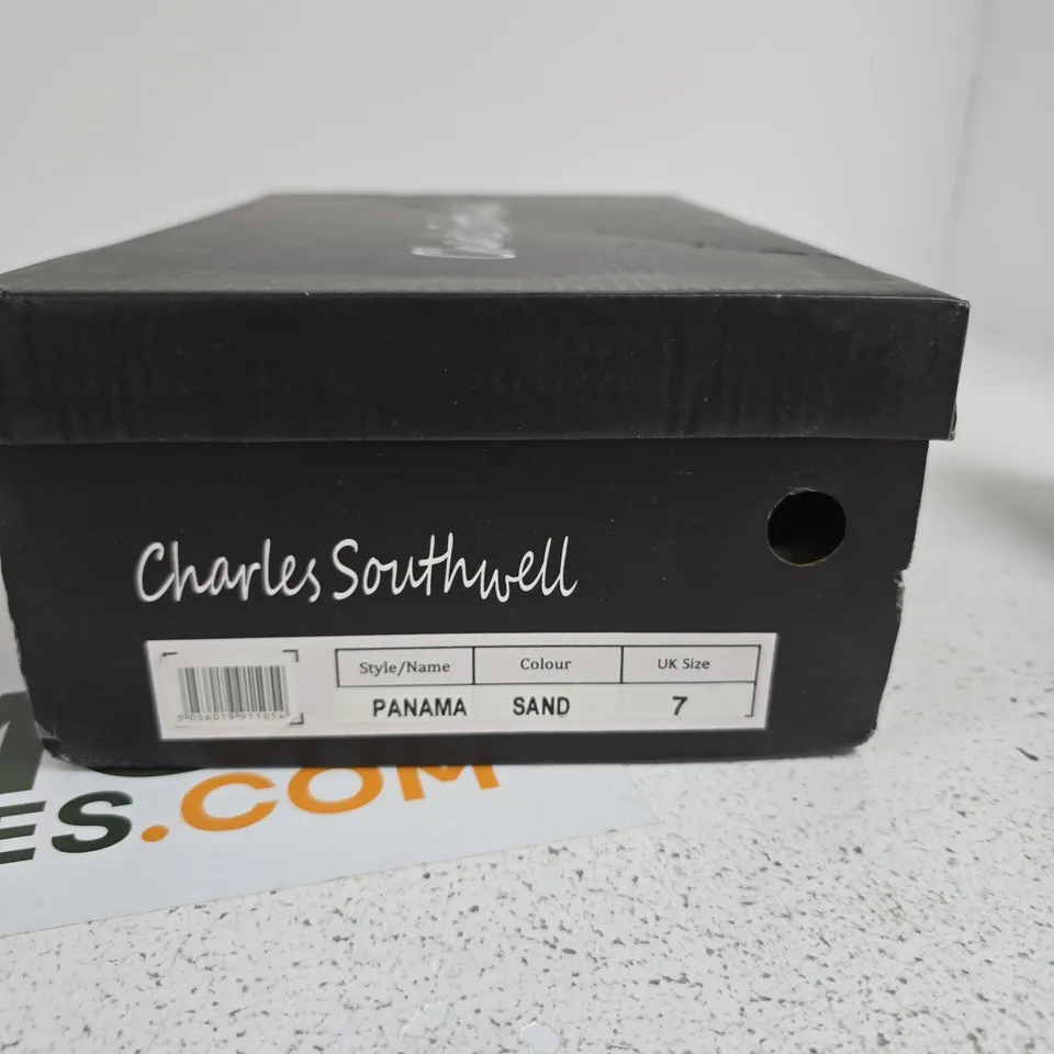 CHARLES SOUTHWELL PANAMA SAND DESERT BOOTS – UK 7
