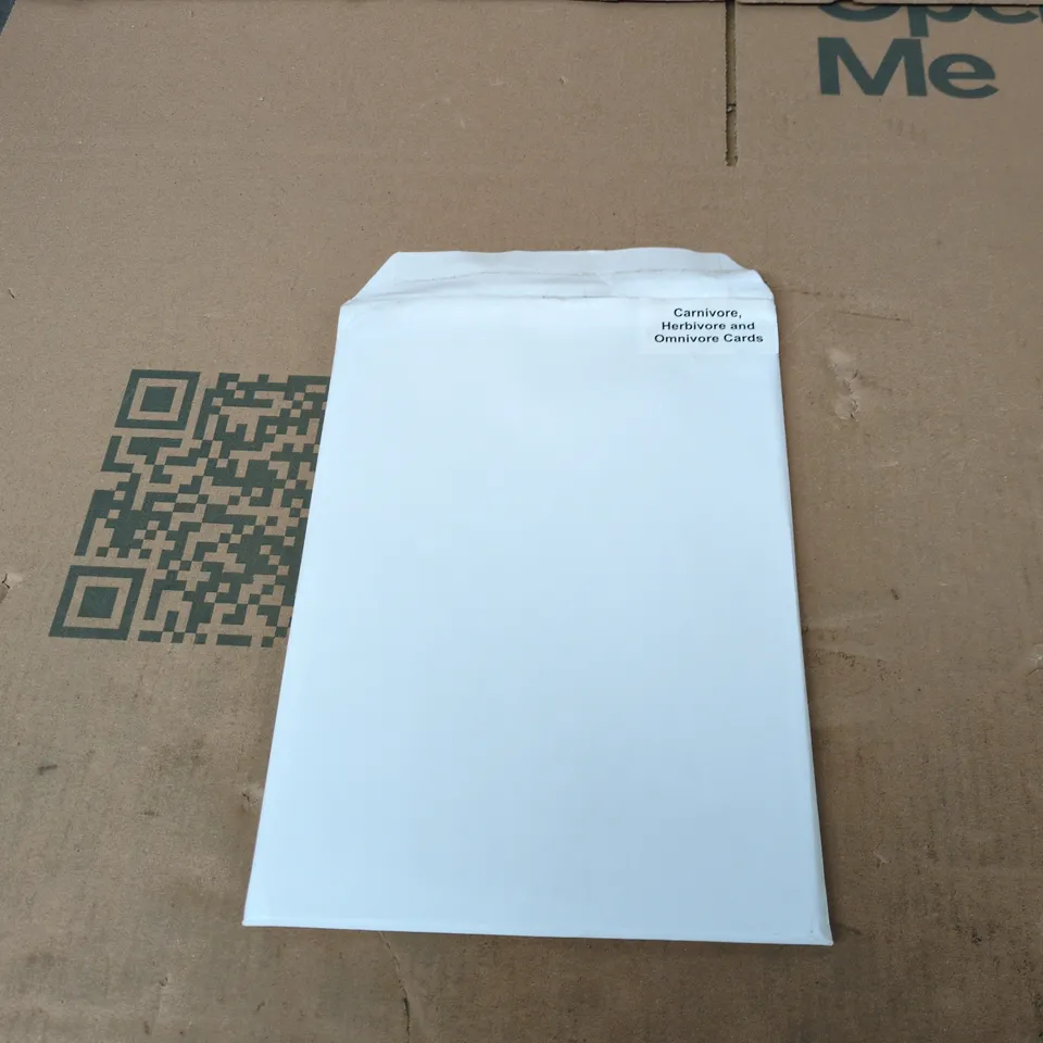 APPROXIMATELY 20 PACKS OF CARNIVORE,HERBIVORE AND OMNIVORE ACTIVITY CARDS  (BRAND NEW)
