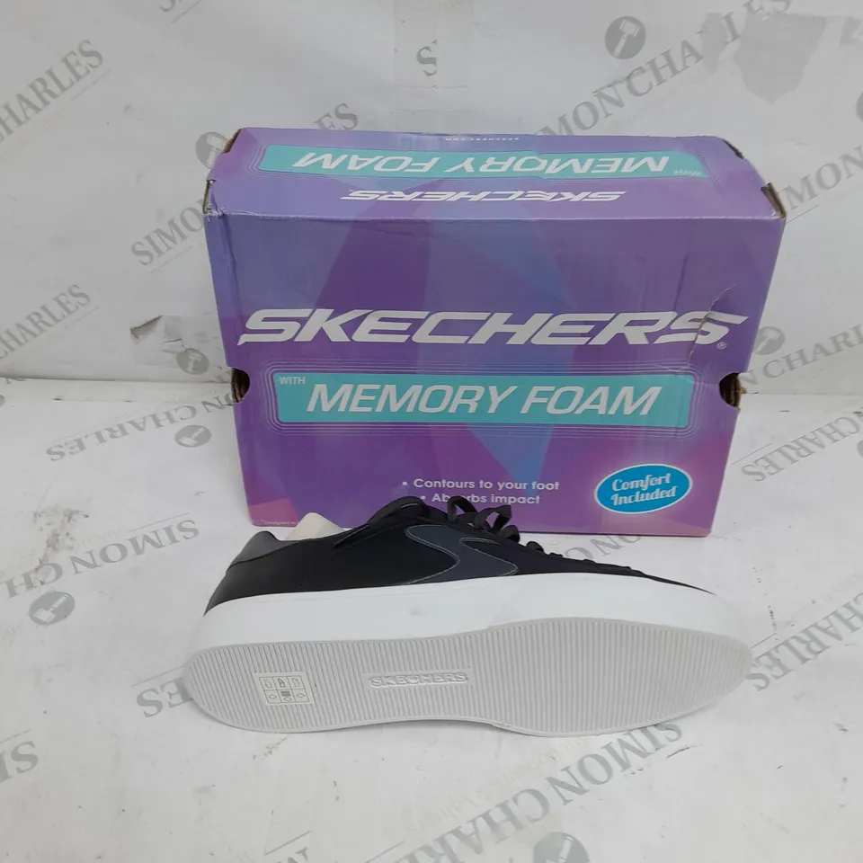 BOXED PAIR OF SKETCHERS CHAOS LACE TRAINER BLACK SIZE 6  