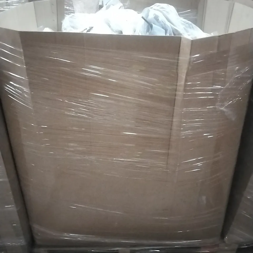 PALLET CONTAINING APPROXIMATELY 75 WOMEN'S DESIGNER CLOTHES WHICH INCLUDE; JD WILLIAMS COATS, BLAZERS, DRESSES ETC