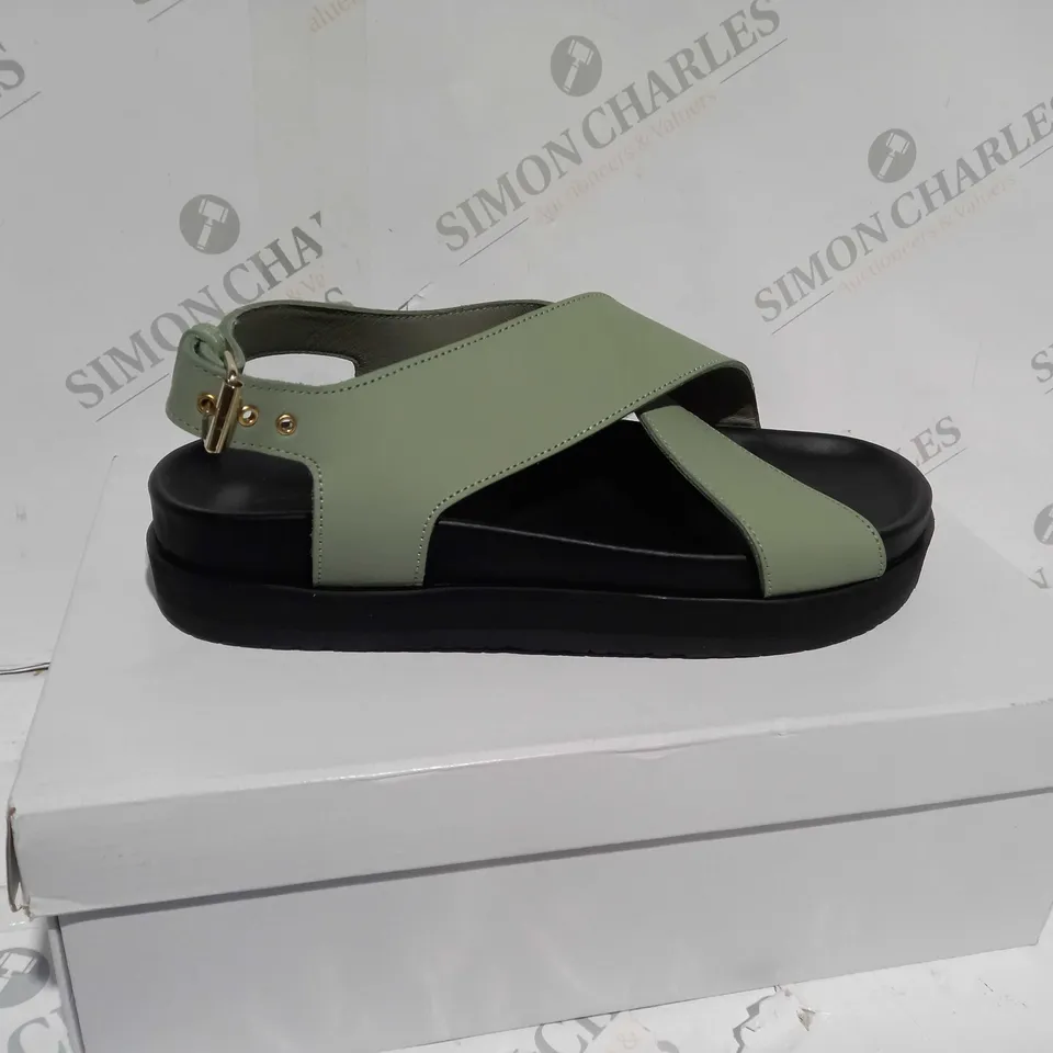 & OTHER STORIES CRISS-CROSS LEATHER SANDALS IN GREEN & BLACK - UK SIZE 8