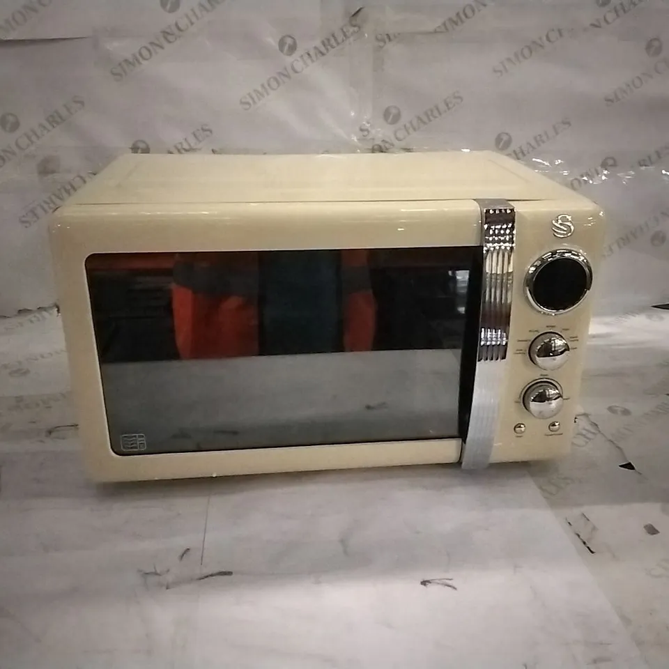 BOXED SWAN 800W CREAM MICROWAVE 