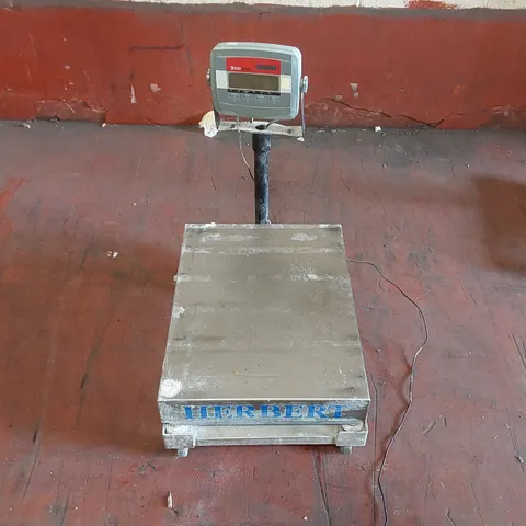 OHAUS DEFENDER 3000 T31P PORTABLE SCALE