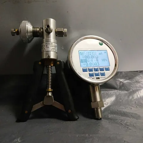 UNBRANDED HAND OPERATED PRESSURE PUMP