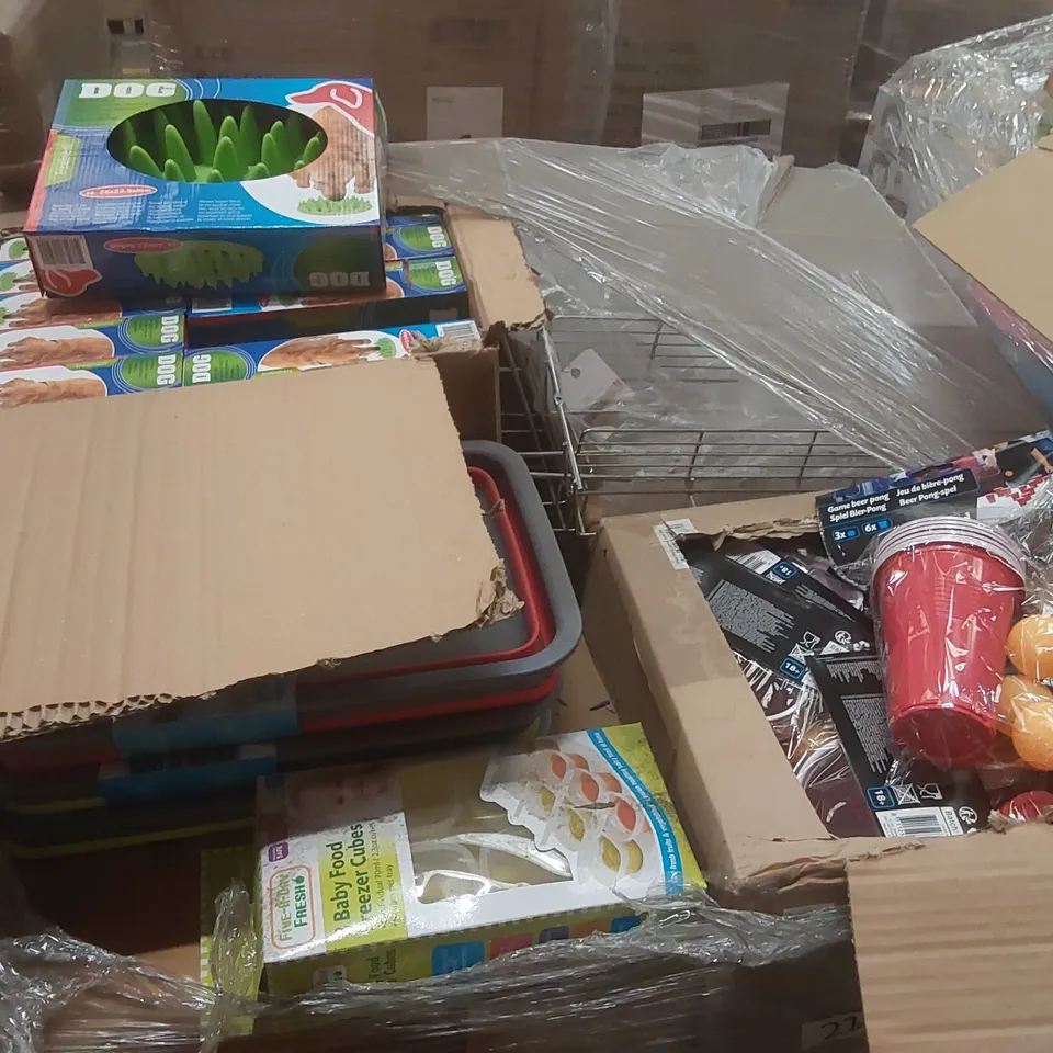 PALLET TO CONTAINING A VERY LARGE QUANTITY OF ASSORTED ITEMS INCLUDING: CRAFT JARS, BAUBLES, BEER PONG SETS, DOG TREAT FEEDERS ECT