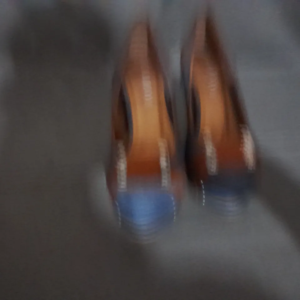 APPROXIMATELY 8 BOXED PAIR OF DARK BLUE HEELED SHOES IN VARIOUS SIZES 