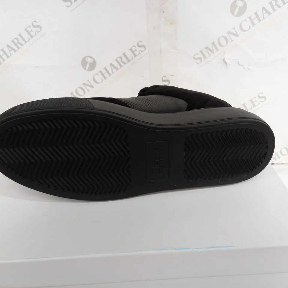BOXED PAIR OF CLEENS BLACK SHOES SIZE 9 
