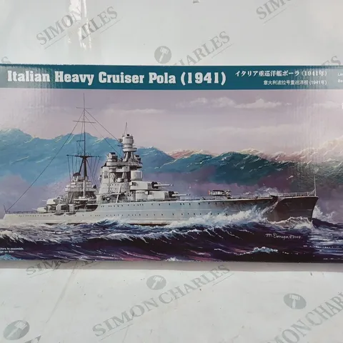 BOXED HOBBYBOSS ITALIAN HEAVY CRUISER POL (1941) 1:350 SCALE MODEL