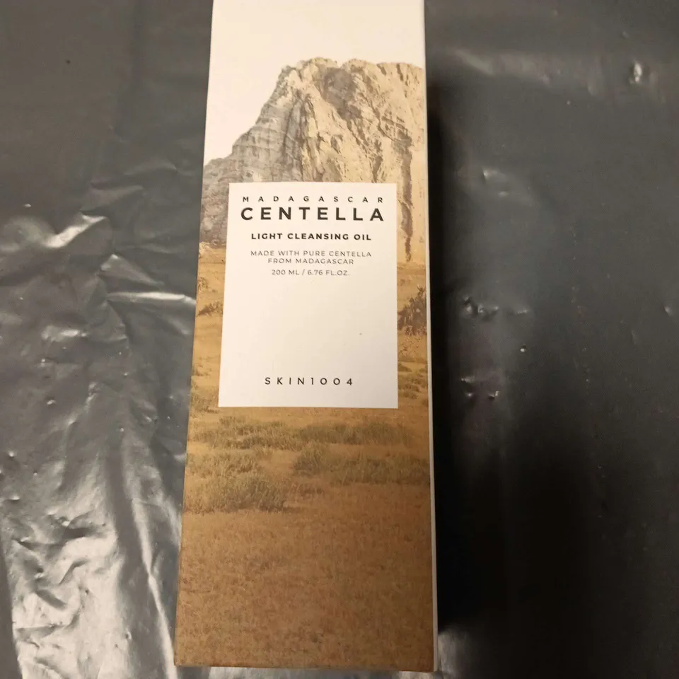 SKIN1004 MADAGASCAR CENTELLA LIGHT CLEANSING OIL – 200 ML