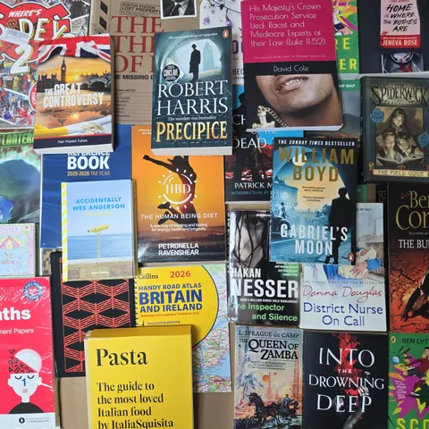 LARGE QUANTITY OF ASSORTED FICTION & NON-FICTION BOOKS TO INCLUDE WORKS FROM BENARD CORNWELL, COLLINS, DAVID COLE ETC - COLLECTION ONLY