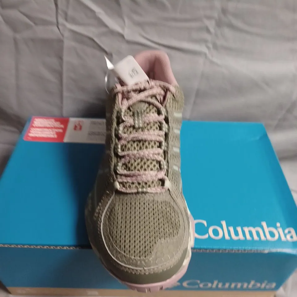 BOXED PAIR OF COLUMBIA WOMEN’S TRAIL SHOES – UK SIZE 6