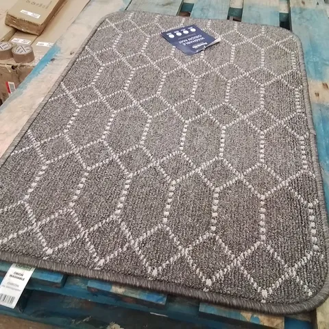 QUALITY DESIGNER AREA RUG - APPROXIMATELY 75X50CM