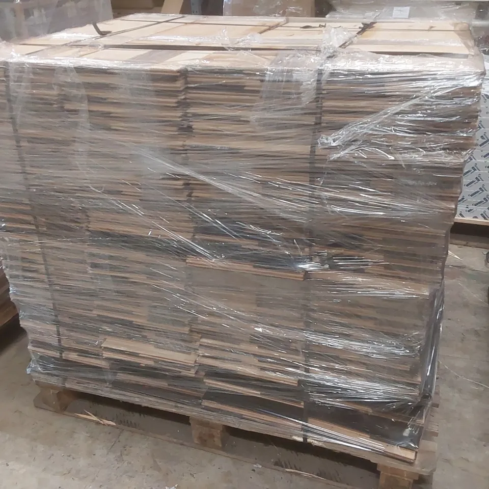 PALLET CONTAINING APPROXIMATELY 49x PACKS OF WOODPECKER ENGINEERED WOOD GOODRICH PLANKS & SQ FLOORING - 0.784M² PP