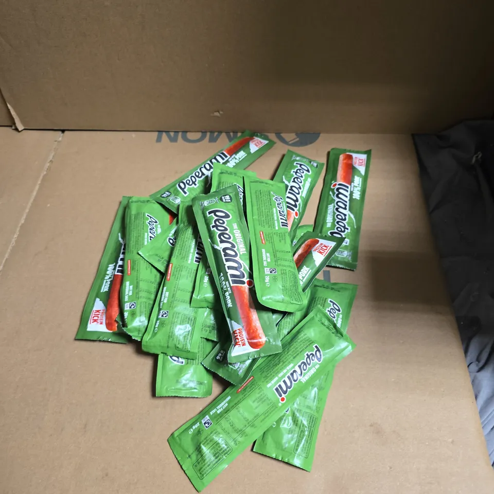 APPROXIMATELY 18 X THE ORIGINAL PEPERAMI 20G STICKS