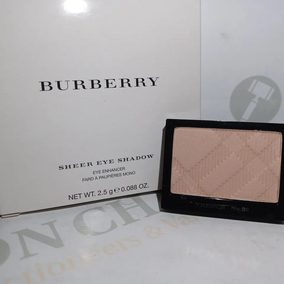 LOT OF APPROX 15 BURBERRY SHEER EYE SHADOWS - 02 TRENCH 